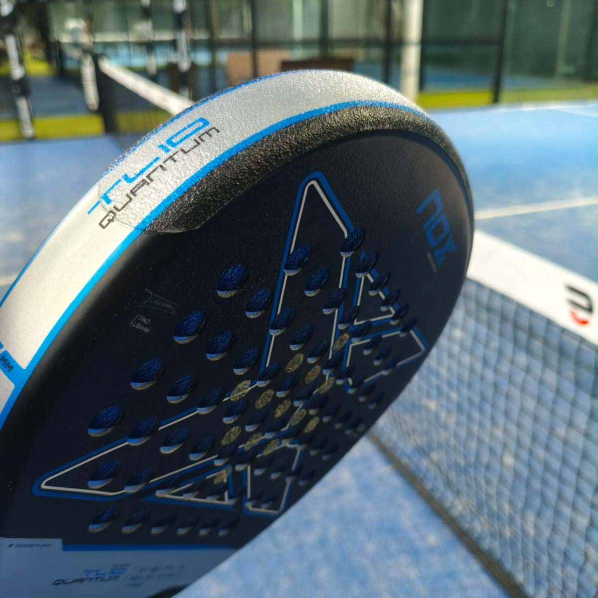 protector%20vibe%20padel%20ambientado